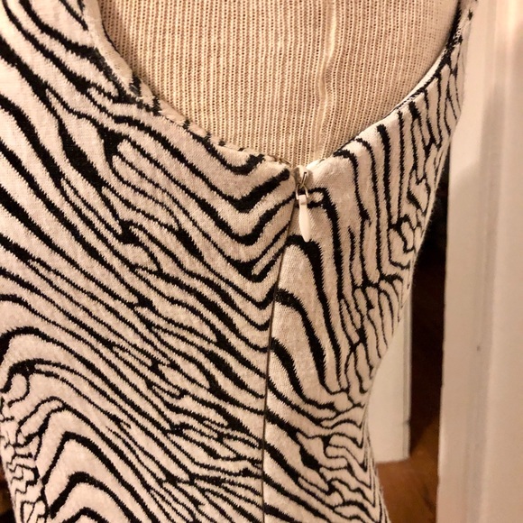 Calvin Klein Zebra Print Dress Size 2 - Picture 6 of 6